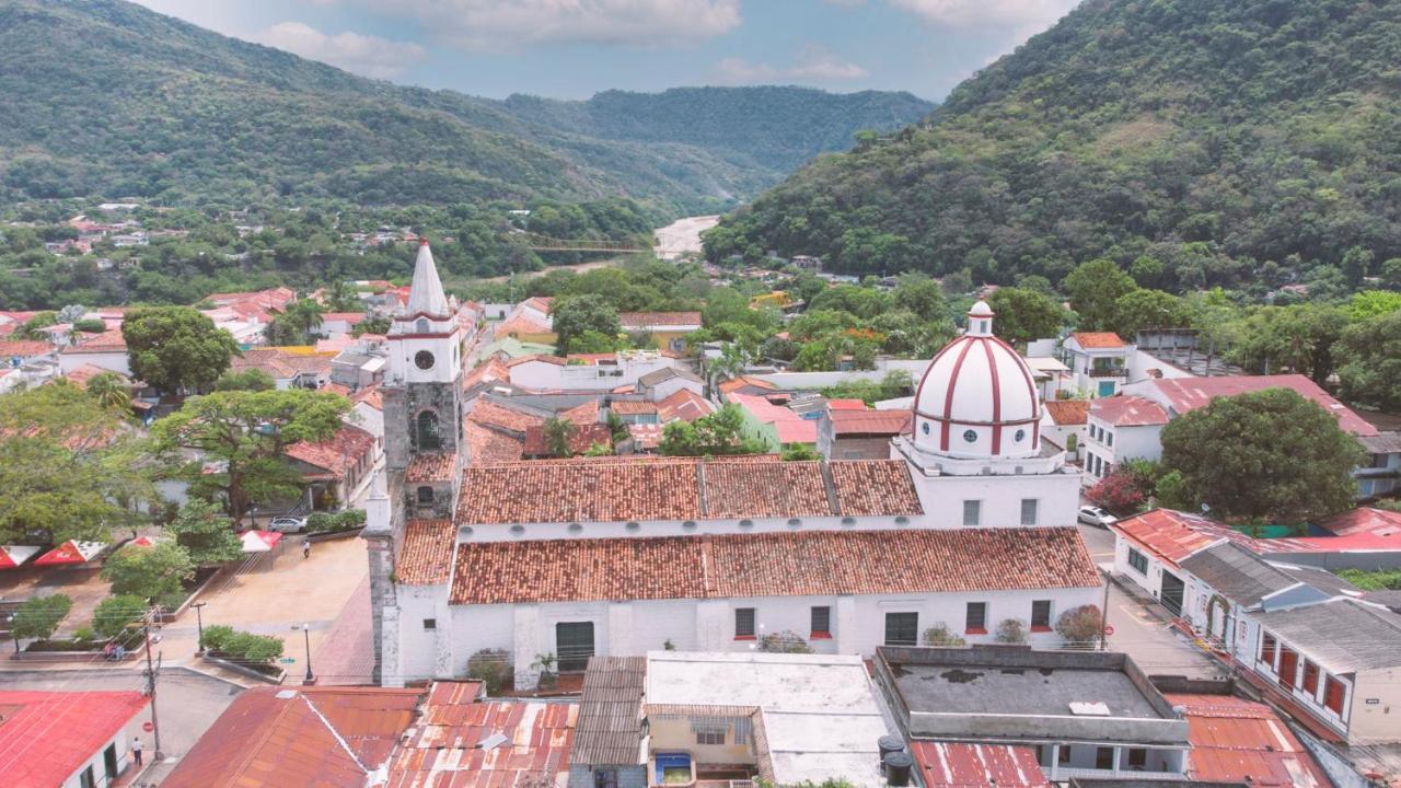 Casa Amberes Bed and Breakfast Honda  Εξωτερικό φωτογραφία